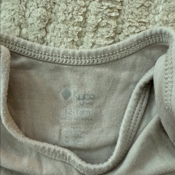 Kyte BABY Light Gray Onesie - Picture 2 of 2